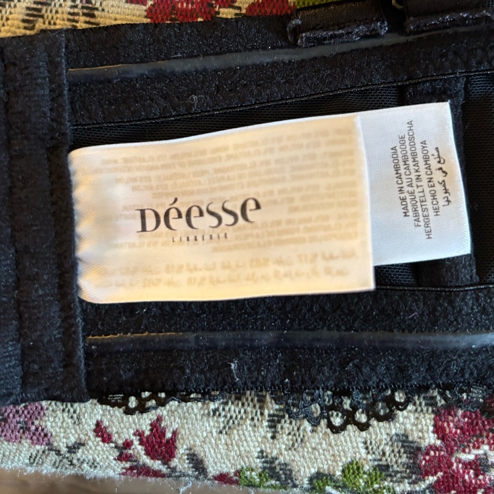 DEESSE Black Lined Strapless 42D - Picture 2 of 3
